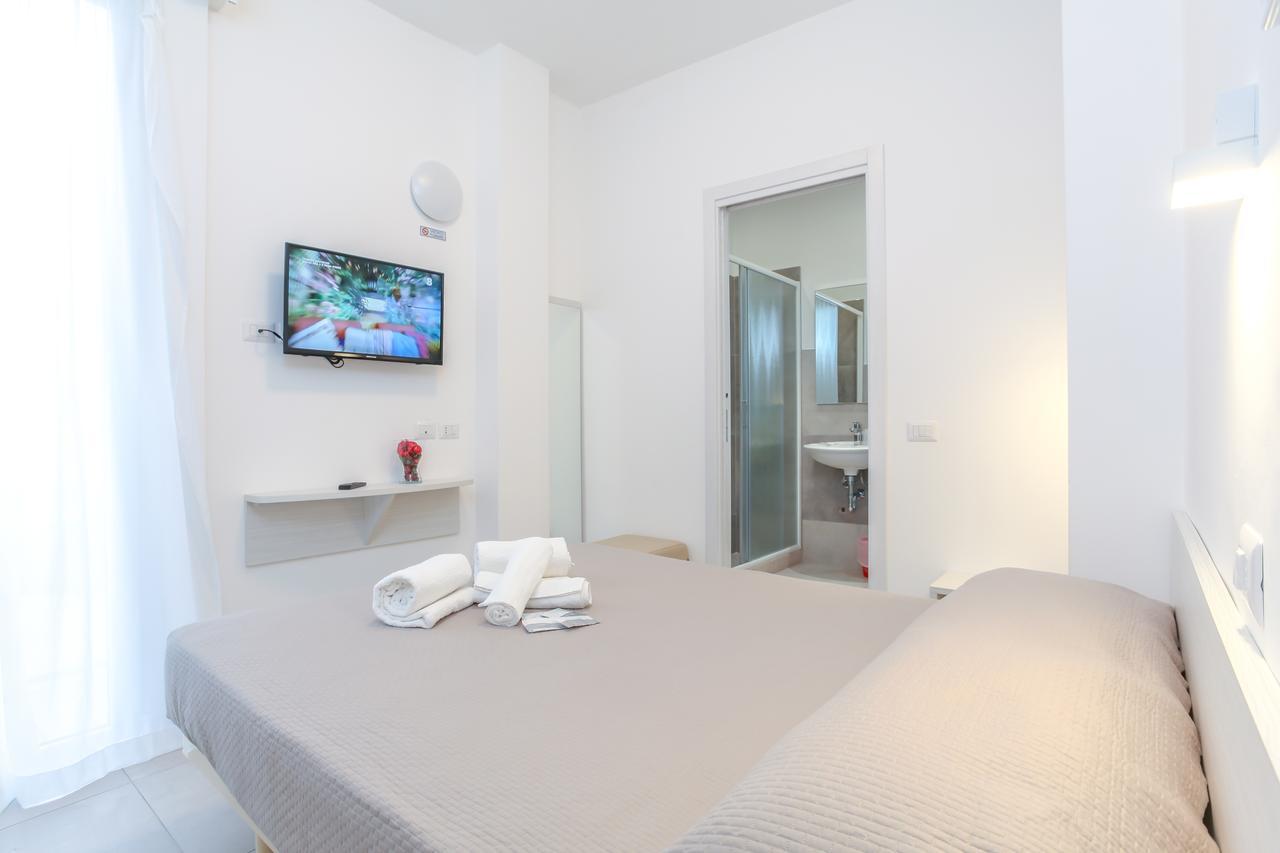 Hotel Tourist Meuble 里米尼 外观 照片