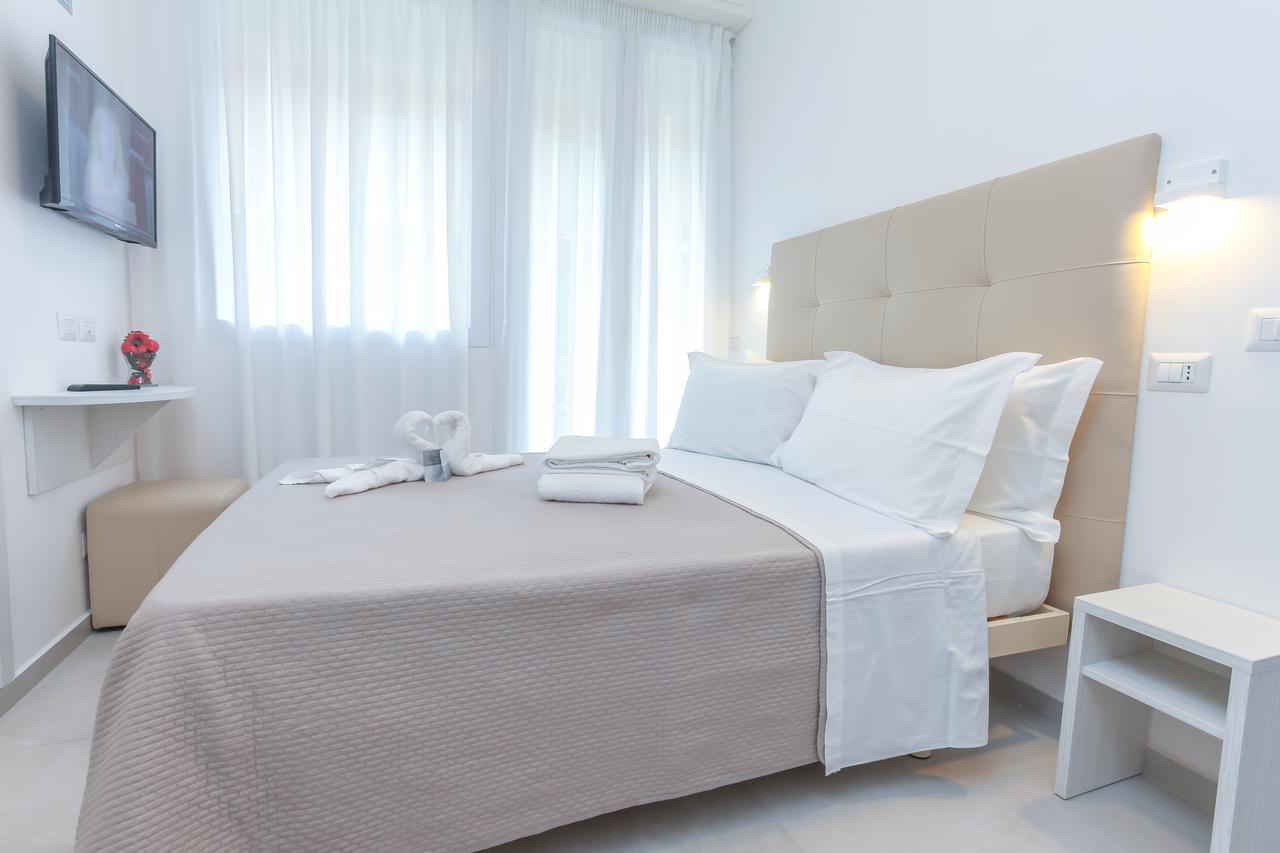 Hotel Tourist Meuble 里米尼 外观 照片